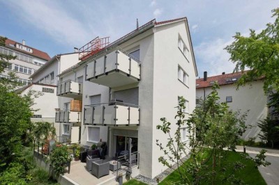 TOP moderne 2 Zimmer Wohnung. EBK ( Miele ), Garten, Terrasse