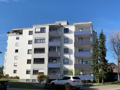 Helle und moderne 4 Zimmer OG-Wohnung mit Balkon in guter Wohnlage