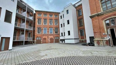 *** Attraktive 2-Raum-Wohnung im sanierten Gymnasiumgebäude ***