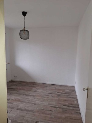 1400 € - 120 m² - 5.0 Zi.