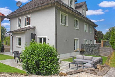 Attraktive DHH
mit hübschem Garten in Altperlach/nahe der Europäischen Schule zu vermieten!