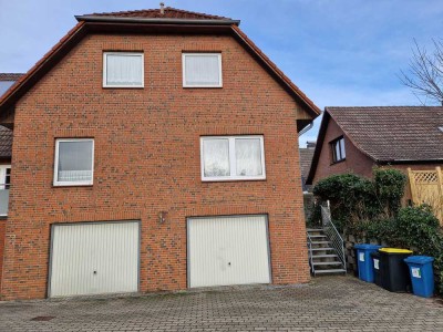 Im Herzen von Bad Oldesloe, Schöne 2-Zi. Wohnung in einem Zweifamilienhaus mit Garage