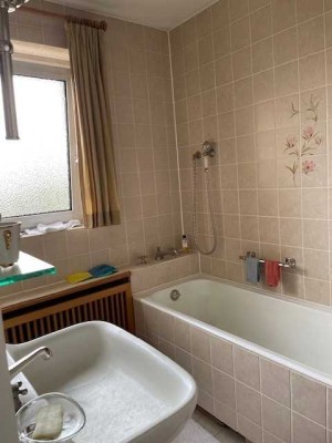 2-Zimmer-Wohnung in Lichterfelde-Ost, stark sanierungsbedürftig nach Schimmelbefall