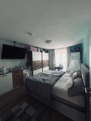 Geräumige 2 ZKB Wohnung !!!Real Estate Hofmann!!!