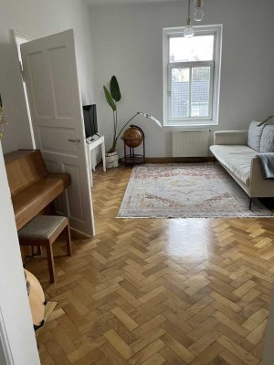 Untermiete Nov bis März: 2,5-Zimmer-Wohnung mit Balkon