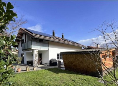 Geräumiges, günstiges 6,5-Zimmer-Einfamilienhaus mit geh. Innenausstattung und EBK in Brannenburg