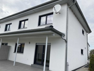Helle Doppelhaushälfte in ruhiger Lage nähe Weiden zu vermieten