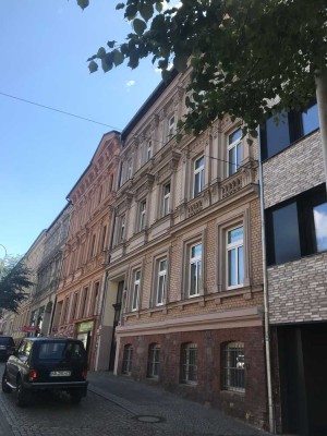 3-Zimmer-Wohnung im Hochparterre mit Hofnutzung