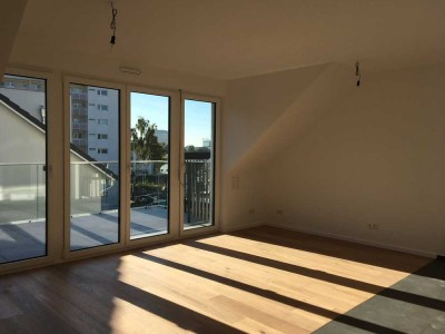 Helle 2-Zimmer-Wohnung mit Balkon und EBK in Eschborn