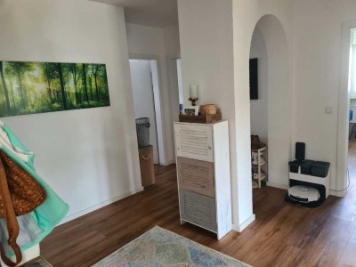 Geschmackvolle 4 Zimmer-Wohnung // nähe Feldrandlage