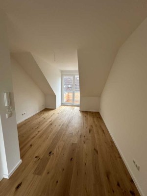 Erstbezug nach Kernsanierung! hochwertige 2 Raumwohnung mit Süd-West-Balkon, Vollbad mit Fenster uvm