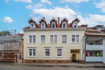 Bezugsfreie Dachgeschosswohnung in Freiburg St. Georgen, renovierter Zustand