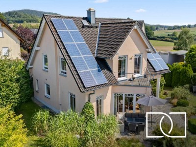 Rarität! Stilvolles Architektenhaus mit Wellnessbereich und großem Garten in Traumlage bei Kulmbach