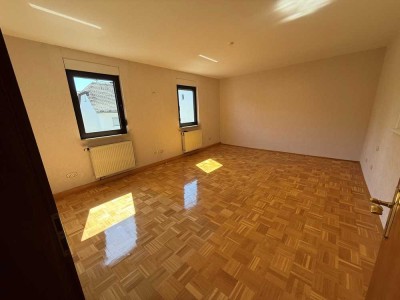 Großzügige 3-4 Zi-Wohnung mit Dachterrasse (80m²)  und eigenem Eingang in Beselich-Obertiefenbach