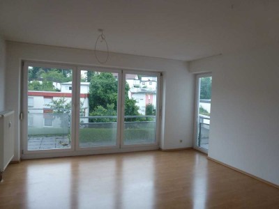 Aalen, Hegelstraße, helle 2,5-Zimmer-Obergeschoss-Wohnung mit Balkon und Garage