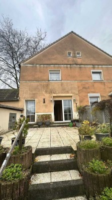 Erstbezug nach Sanierung: 5-Zimmer-Doppelhaushälfte mit Terrasse, Garten und Garage