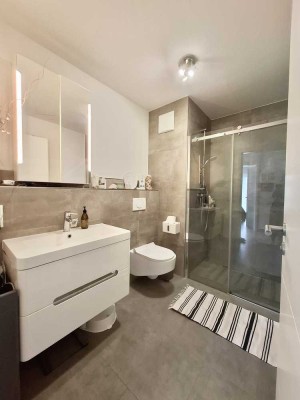 Exklusive 4 -Zimmer Wohnung mit zwei Bädern und Fußbodenheizung