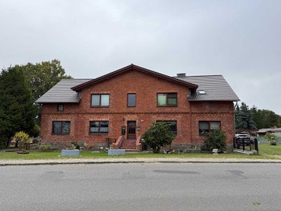 Großes Bauernhaus in Lüblow: 4 Wohnungen, PV Anlage, neues Dach und neue Heizung