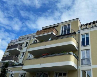Stilvolle 3-Zimmer-Wohnung mit gehobener Innenausstattung mit EBK in Berlin Plänterwald (Treptow)