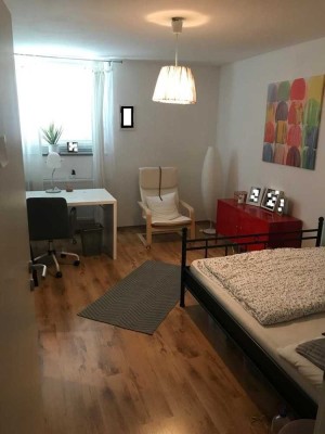 2ZKB WG geeignet in der Neustadt Souterrain links