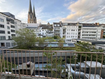 Top geschnittene 3-Zimmerwohnung mit Balkon und 2 Bädern! WG geeignet!