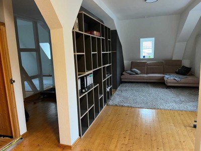 Große Dachgeschosswohnung/ 2 Zimmer im Herzen der Fuldaer Altstadt