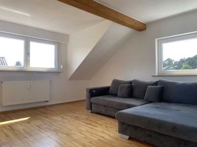 Schöne 3-Zimmer-DG-Whg. mit großer Einbauküche