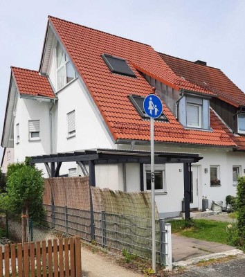 RESERVIERT: Modernisierte DHH-Hälfte in Bubenreuth