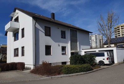 Große 1-Zi-Whg. mit Küche, EBK und Terrasse