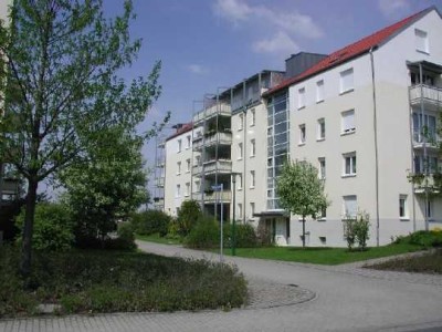 Frisch Sanierte 2 Zimmer Wohnung mit Balkon und Einbauküche