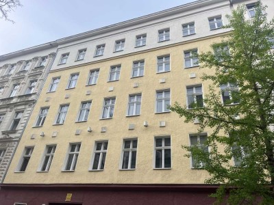 Kapitalanlage - ruhig gelegene, sanierte und  gut vermietete Altbauwohnung