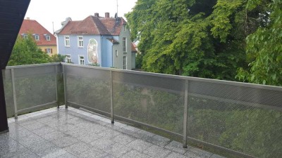 Helle, offene Dachgeschoss Wohnung mit besonderer Ausstattung