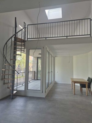 Traumhafte 3-Raum-Wohnung mit gehobener Innenausstattung mit Loggia in Kamp-Lintfort
