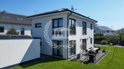 Nachhaltig wohnen in Köfering – KfW55-Haus mit PV, Doppelgarage & Traumgrundstück!
