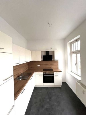 Leipzig Ost: gepflegte Wohnsiedlung, Bad mit Wanne, Einbauküche, Balkon