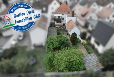 DIETZ: 2 FH mit Garten und Hofbereich in beliebter Lage von Eppertshausen!