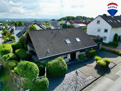 Großzügiges Einfamilienhaus mit Kamin und traumhaftem Außenbereich  – idyllisch und zentral