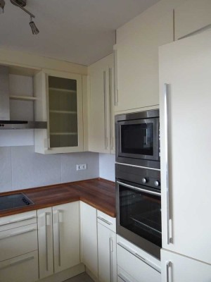 Geräumige 2-Zimmer-Wohnung mit geh. Innenausstattung mit Balkon und EBK in Seeheim-Jugenheim