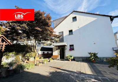 Sehr gepflegtes 1-2-Familienhaus mit großem Grundstück und Nebengebäude in Top Lage von Froschhausen