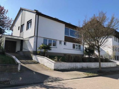 Stadtrand mit Hanglage - Wohnung im EG mit großem Garten - gerne an Hundebesitzer zu vermieten