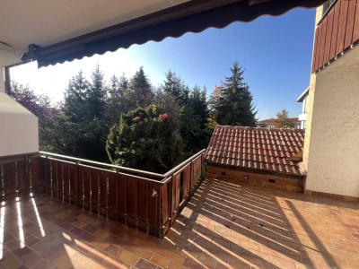 Zentral gelegene 3,5-Zimmer Wohnung mit Balkon im EG