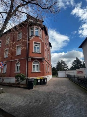 Schöne großzügige Altbau-Dachgeschosswohnung in Frankfurt Fechenheim zu vermieten