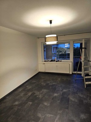 Geschmackvolle 3-Raum-Wohnung mit gehobener Innenausstattung mit Balkon und EBK in Paderborn