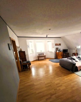 Hübsche 4-Zimmer Maisonette-Wohnung mit Blick auf ins Grüne