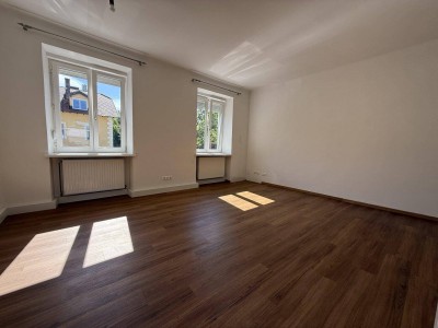 TOPZUSTAND + gute RAUMEINTEILUNG + BÜRO &amp; WOHNEN!