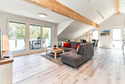 Scharbeutz - neuwertige großzügige strandnahe 4-Zimmer-Wohnung mit großem Balkon