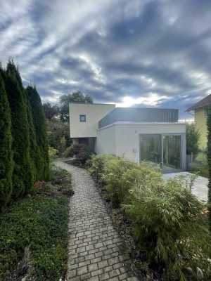 Freundliches 4-Zimmer-Einfamilienhaus mit geh. Innenausstattung und EBK