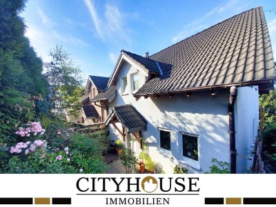 CITYHOUSE: Schöne Doppelhaushälfte mit großem Garten, Hobbyraum Souterrain, Keller, Terrasse