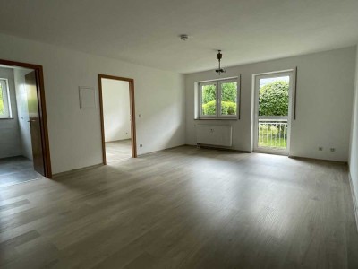 TOP BEZUGSFREI! Ruhige Lage! 2-Zimmer-Erdgeschosswohnung mit Stellplatz zu verkaufen