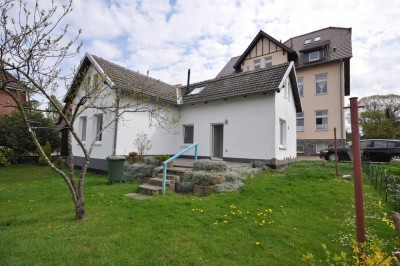 Sonniger Winkelbungalow in parkähnlicher Anlage